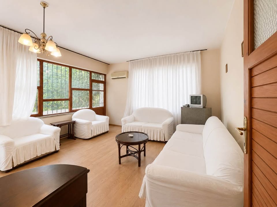 🏡 ALANYA TOSMUR’DA SATILIK 2+1 AYRI MUTFAK DAİRE 📍 Konum: Alanya / Tosmur 🔹 2+1 Ayrı Mutfak 🔹